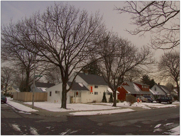 Levittown, NY�Santa Burglar
12|04